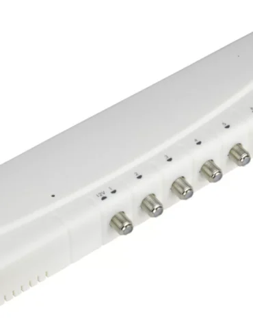 Labgear 8 Way Line Powered TV Amplifier with IR Bypass